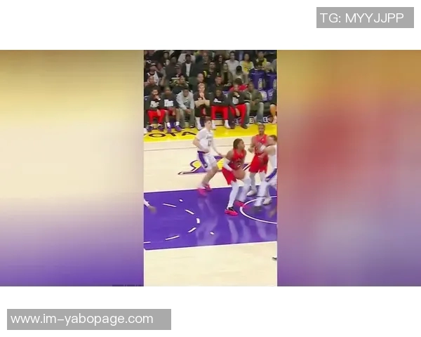 夸梅称詹姆斯防守回半场吃力进攻如火车头般迅猛