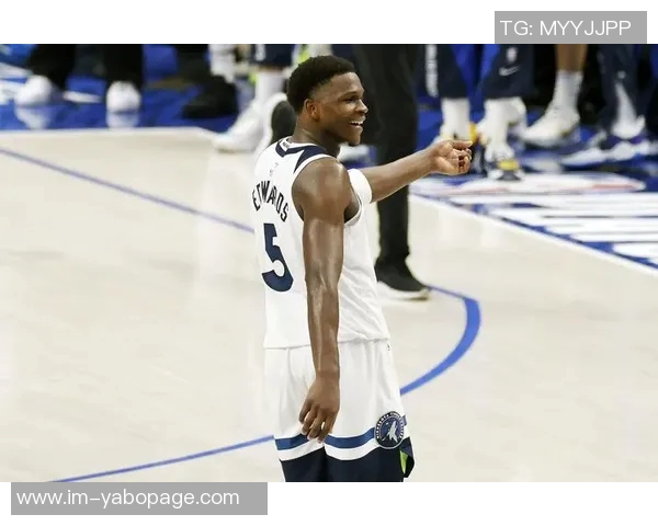 爱德华兹复出表现惊艳末节连中高难三分狂砍55分险些逆转比赛