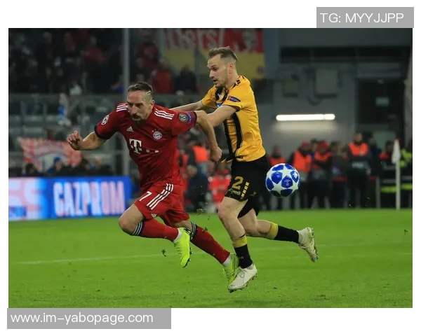 备战欧冠之路拜仁全队合练格纳布里基米希状态回暖